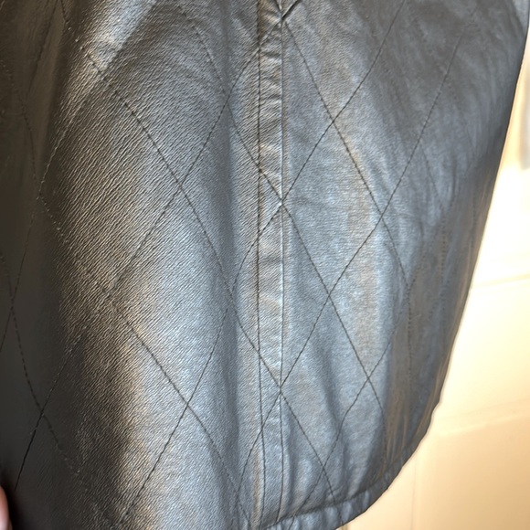 Tribeca Studio Versatile Black Leather Jacket with Diamond Stitching Size L - Picture 13 of 14
